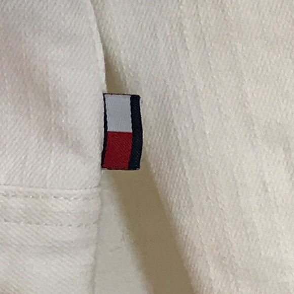 Tommy Hilfiger Women’s Vintage White Button Up Jean Jacket - Picture 12 of 14